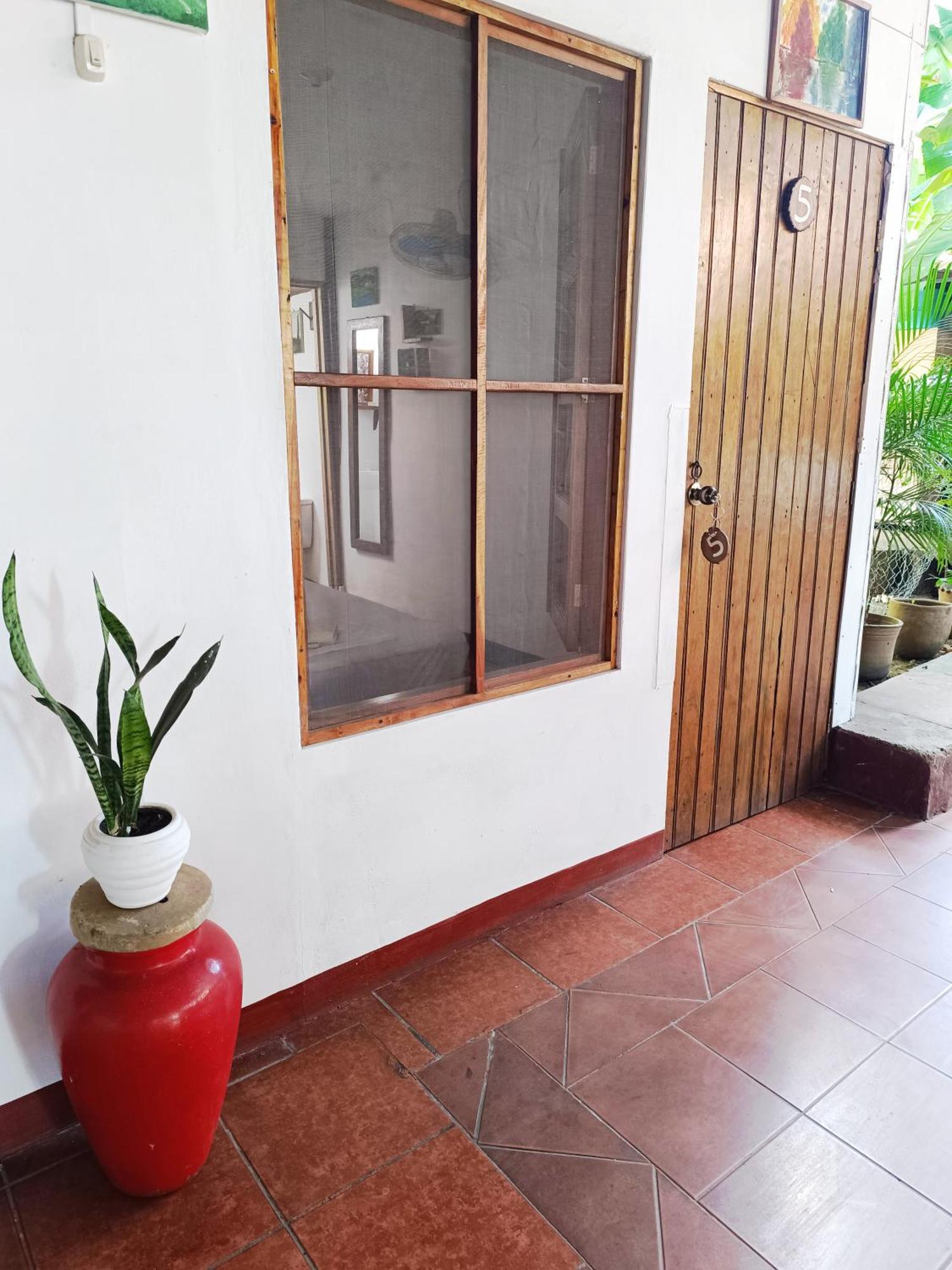 Casa De Los Berrios León Exteriör bild