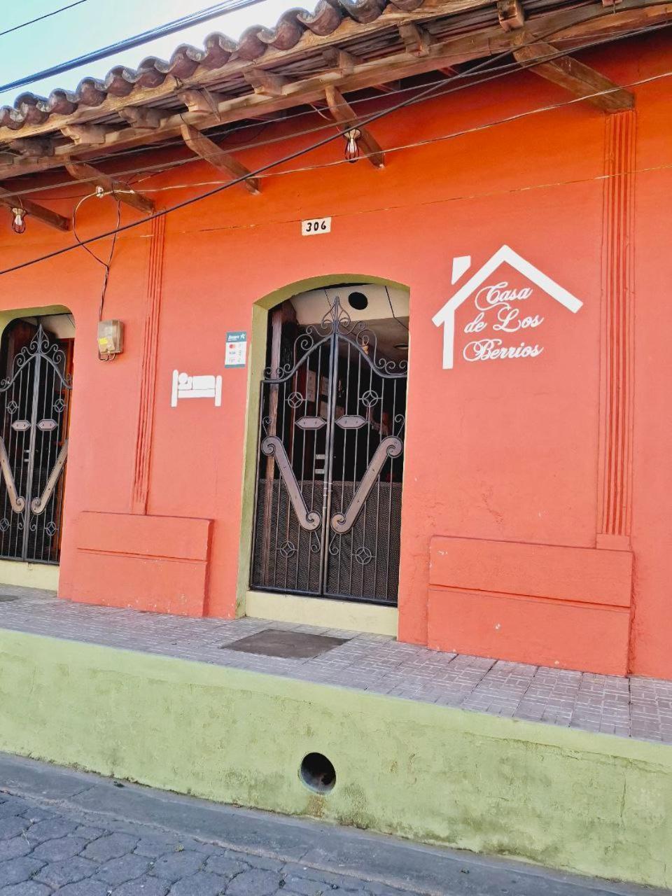 Casa De Los Berrios León Exteriör bild